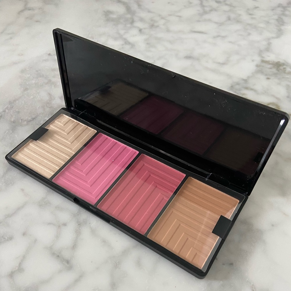 Tahari Natural Glow Bronzer/Blush/Highlighter